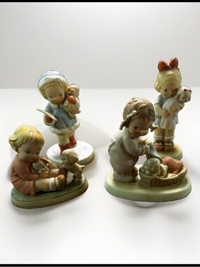 Vintage Memories Of Yesterday Porcelain Figurines Lot Of (4) By Lucie Attwell